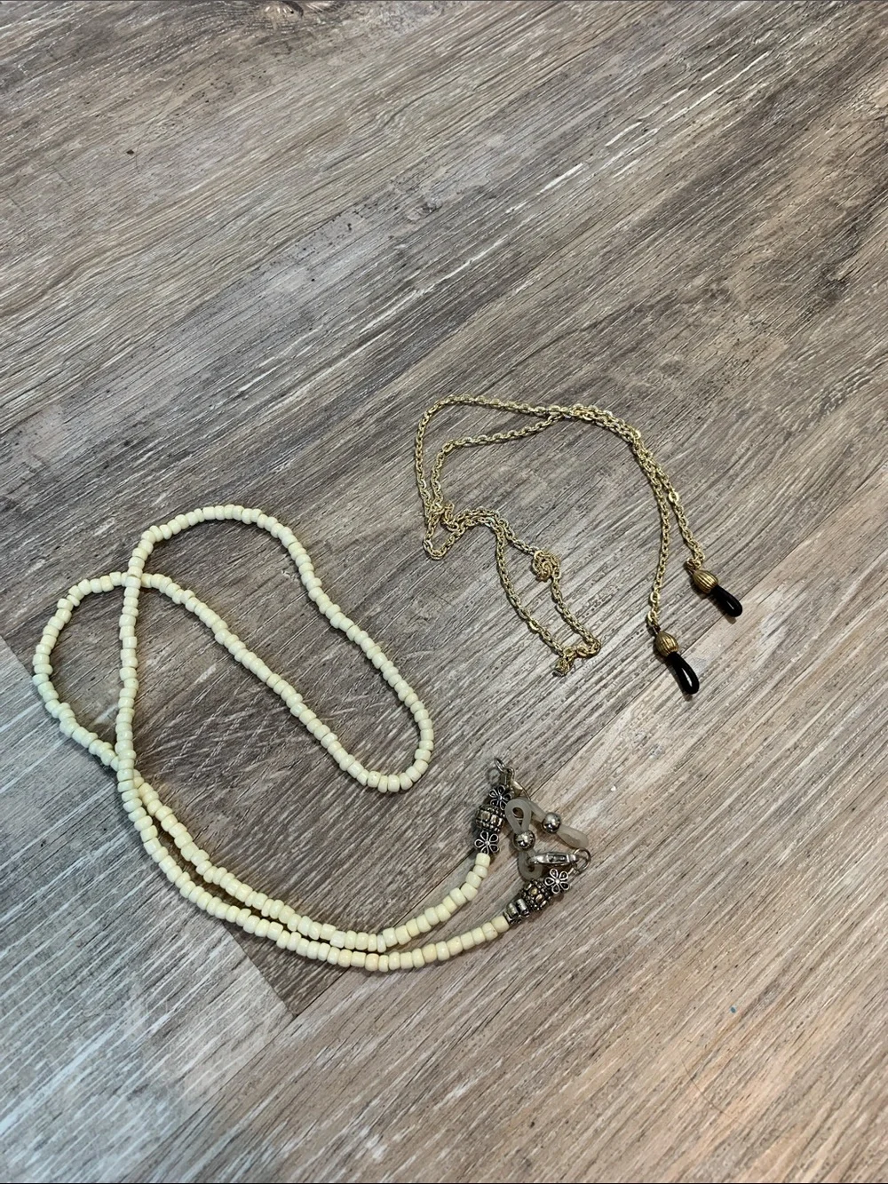 Beaded Glasses Chain with Gold Accent - Cream